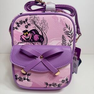 NWT. WondaPop Luxe Disney Cheshire Cat Crossbody Bag